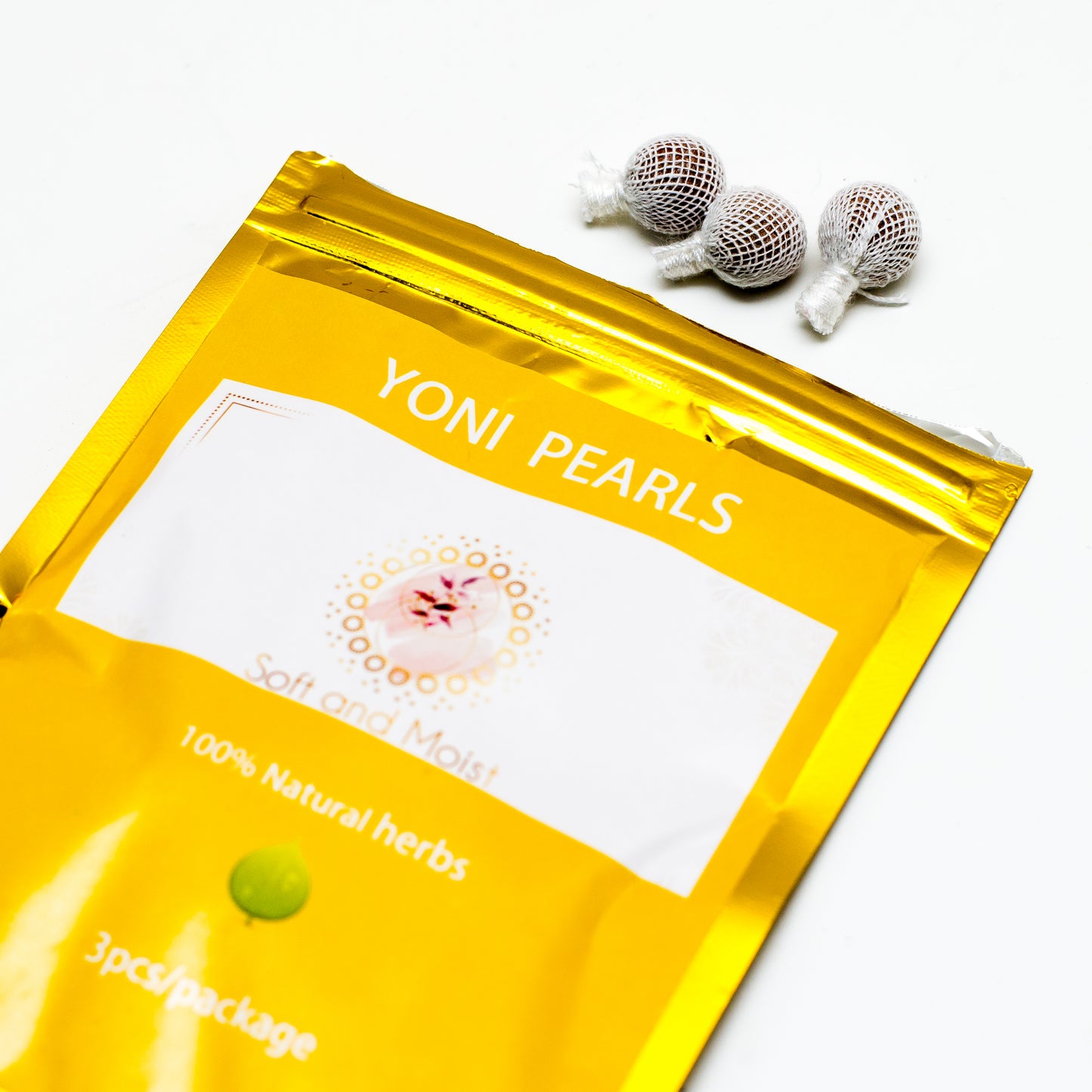 SOFT AND MOIST YONI PEARLS + APPLICATOR